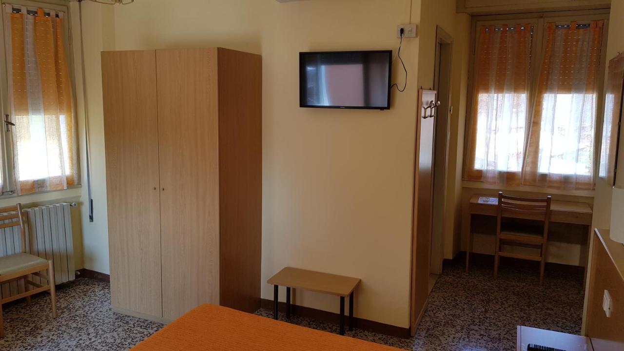 Albergo Meuble Olivi Тосколано-Мадерно Экстерьер фото