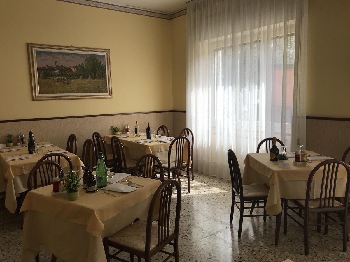 Albergo Meuble Olivi Тосколано-Мадерно Экстерьер фото