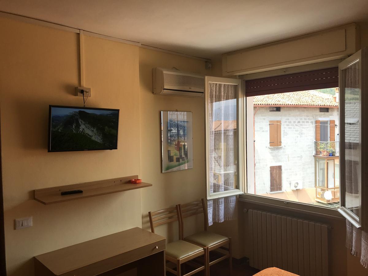 Albergo Meuble Olivi Тосколано-Мадерно Экстерьер фото
